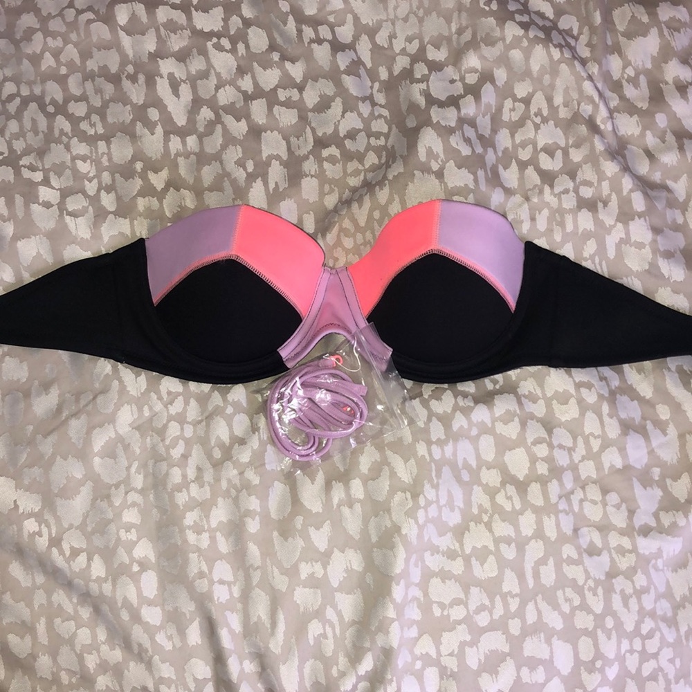Victoria’s Secret Underwire swim top 32D